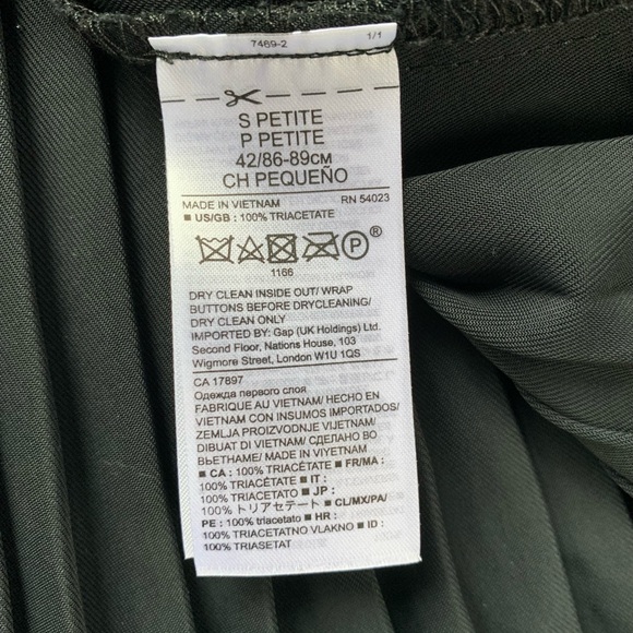 Banana Republic x Olivia Palermo petite pleated top - Picture 4 of 5